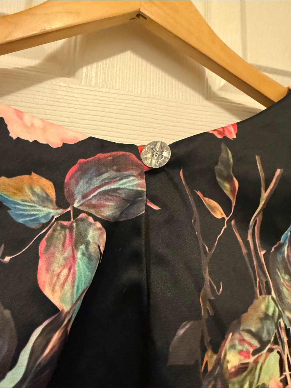 Flirty Black Floral Crop Top - Picture 6 of 9